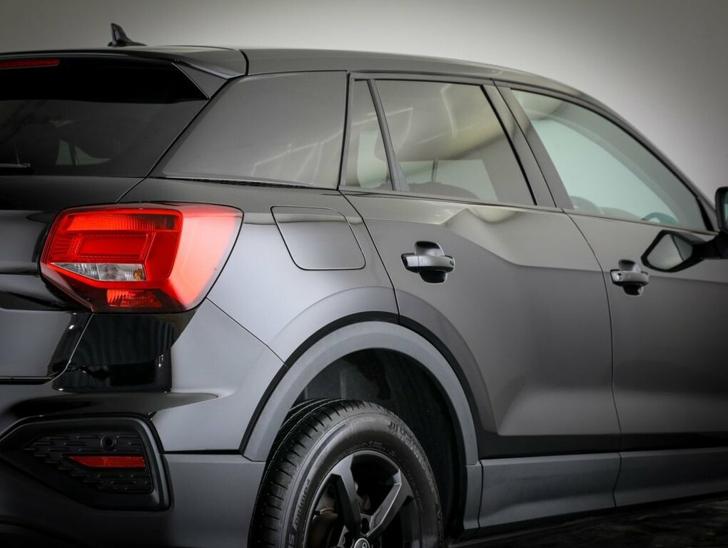 Audi Q2 2L Technik Black #6