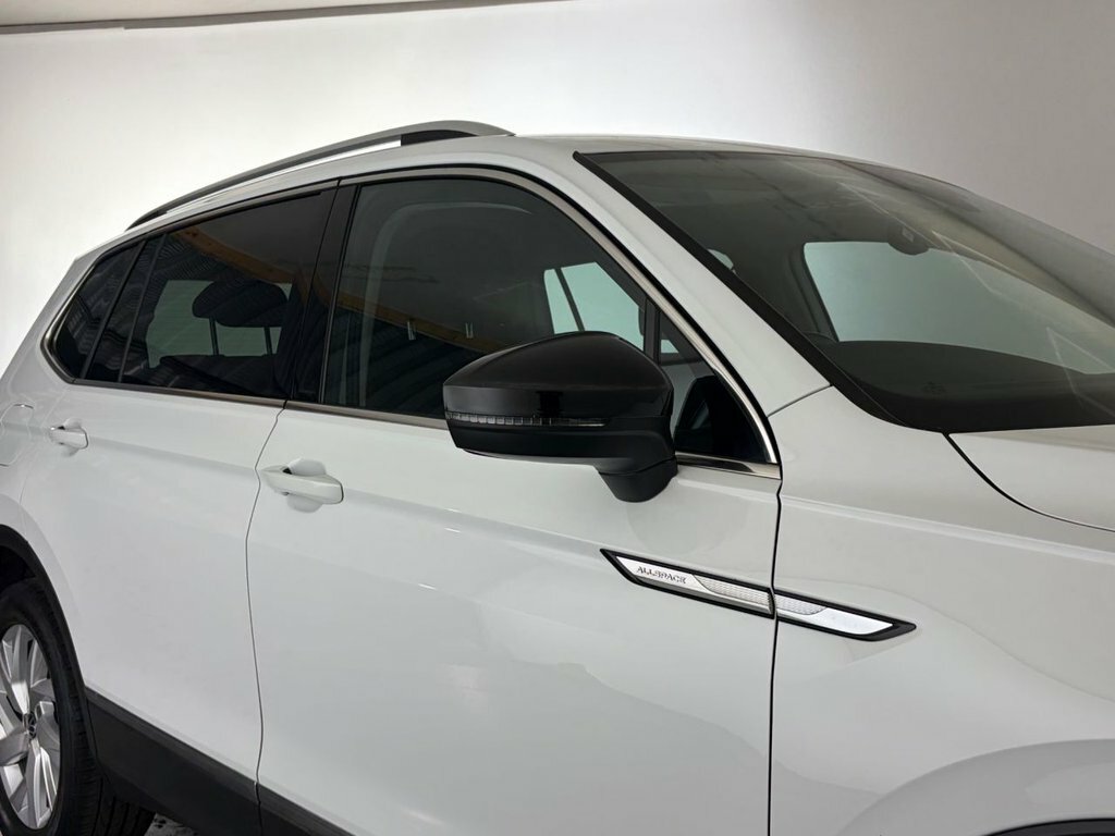 Volkswagen Tiguan Allspace 1.5L Life White #6