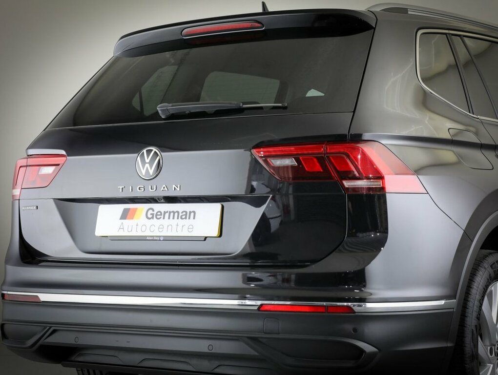 Volkswagen Tiguan Allspace 1.5L Life Black #5