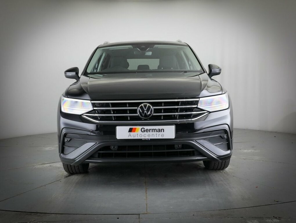Volkswagen Tiguan Allspace 1.5L Life Black #4