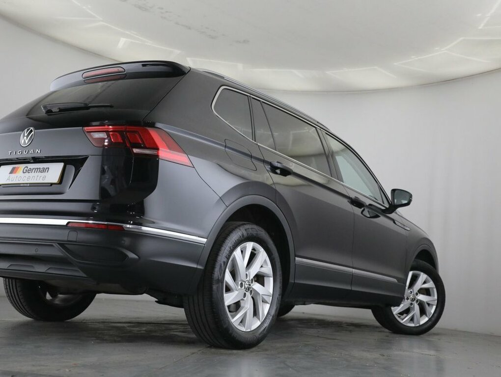 Volkswagen Tiguan Allspace 1.5L Life Black #6