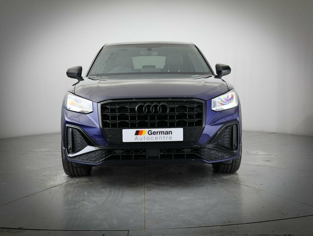 Audi Q2 1.5L Black Edition Blue #4