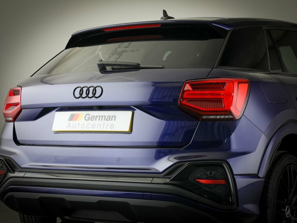 Audi Q2 1.5L Black Edition Blue #5