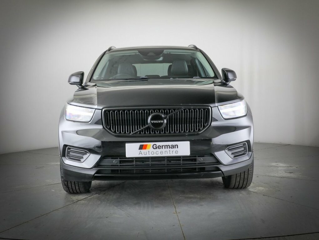Volvo XC40 2L Momentum Black #3