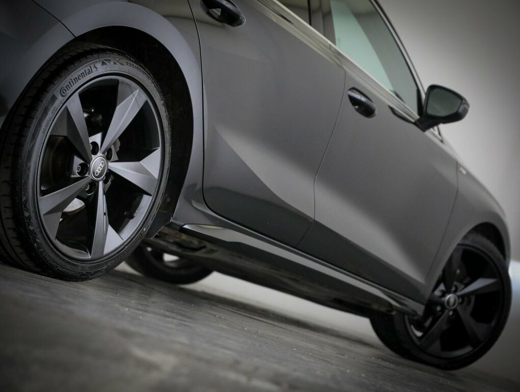Audi A3 1L S Line Black #6