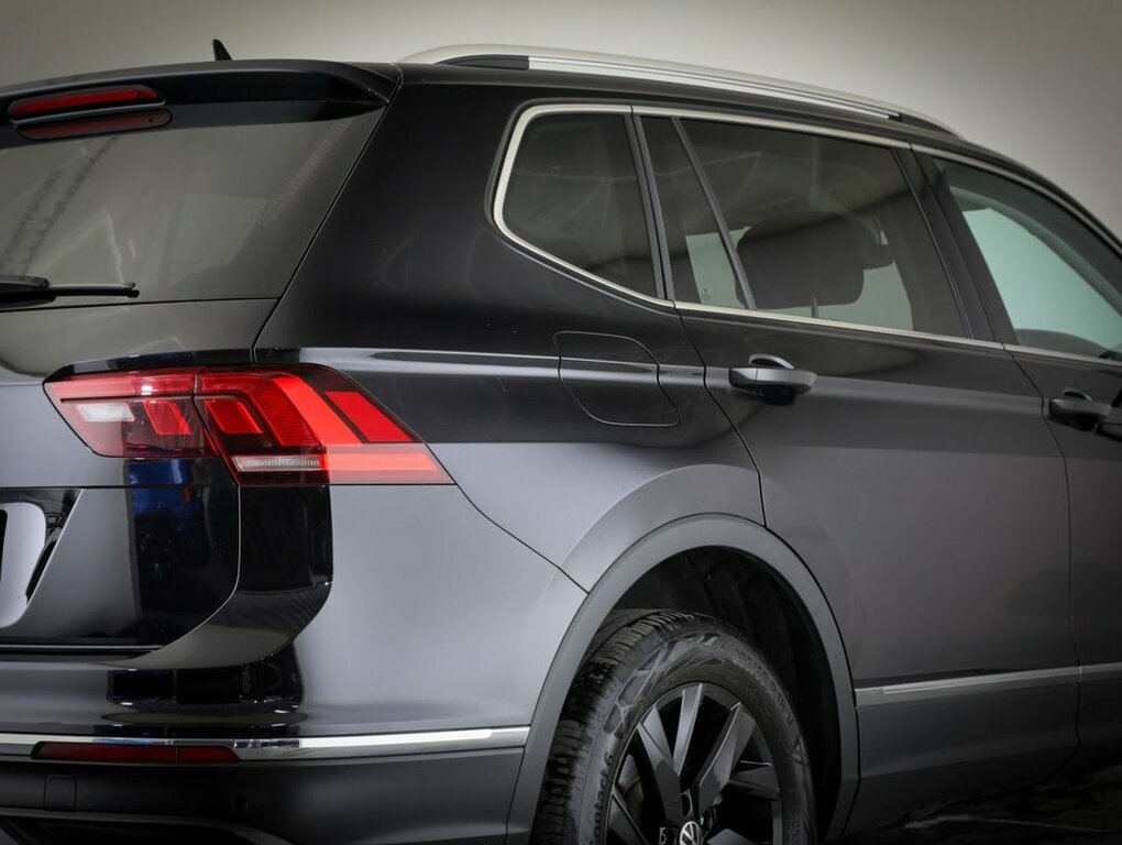 Volkswagen Tiguan Allspace 1.5L Life Black #6
