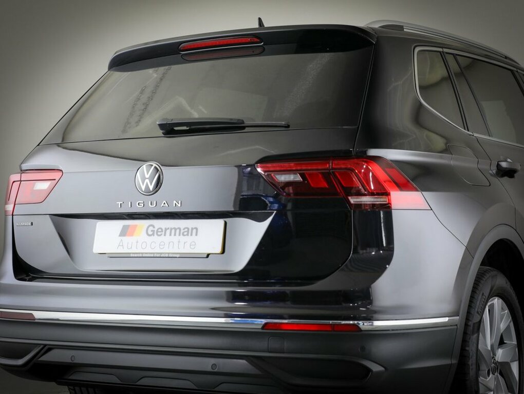 Volkswagen Tiguan Allspace 1.5L Life Black #5