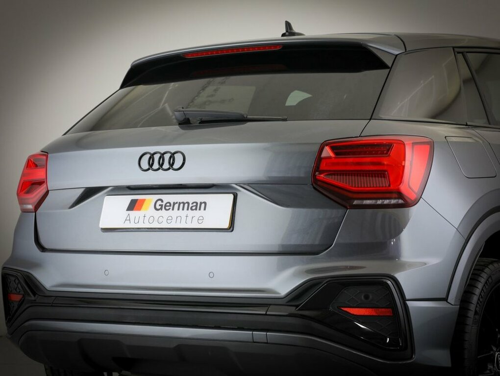 Audi Q2 1L Black Edition Grey #5