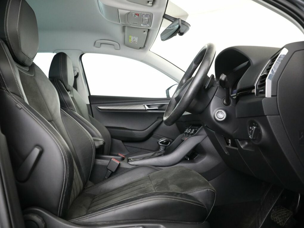Skoda Karoq Sportline Black #18