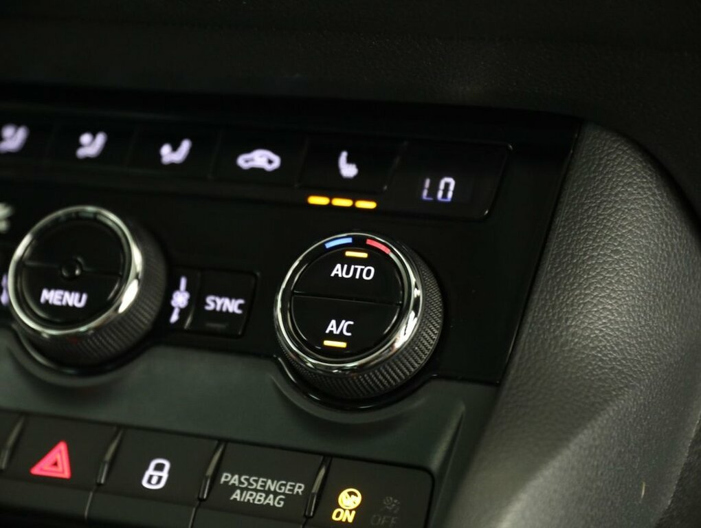 Skoda Karoq Sportline Black #29