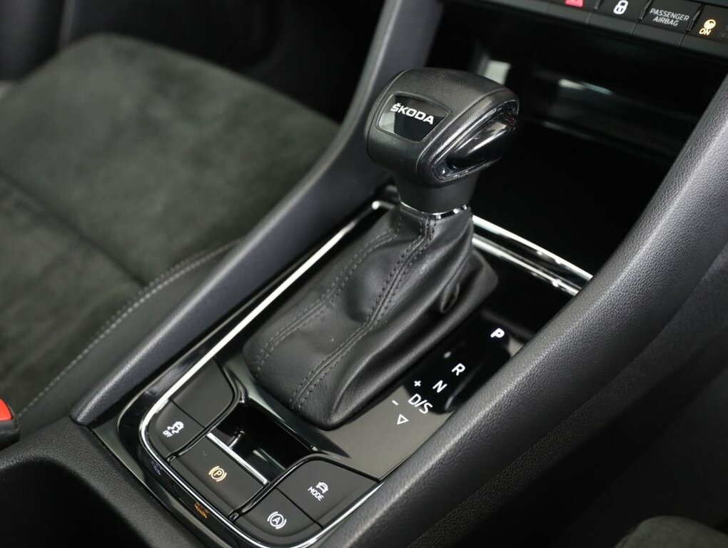 Skoda Karoq Sportline Black #20