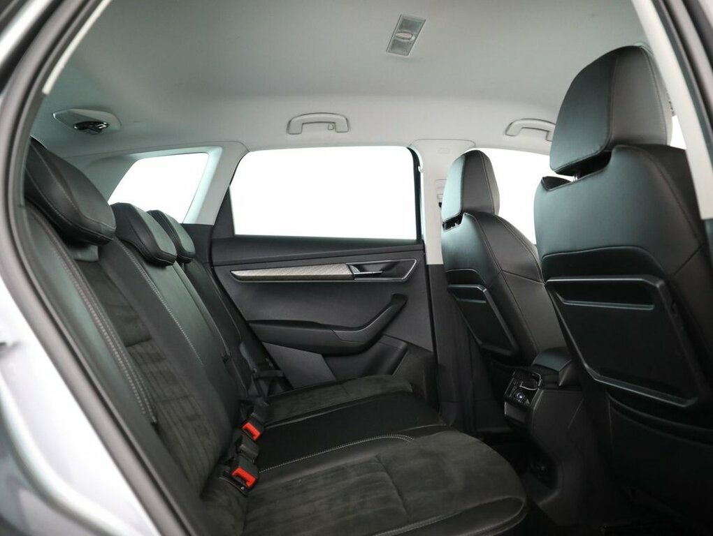 Skoda Karoq Sportline Black #28