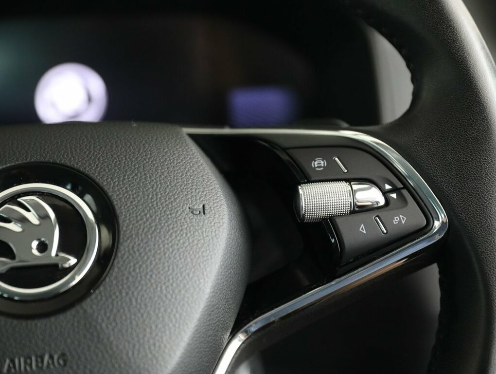 Skoda Karoq Sportline Black #42