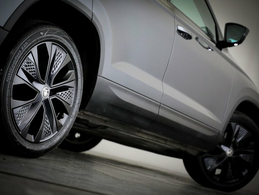 Skoda Karoq Sportline Black #8