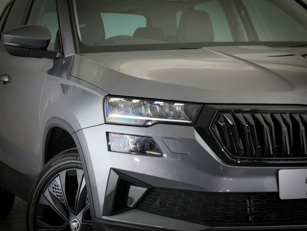 Skoda Karoq Sportline Black #9