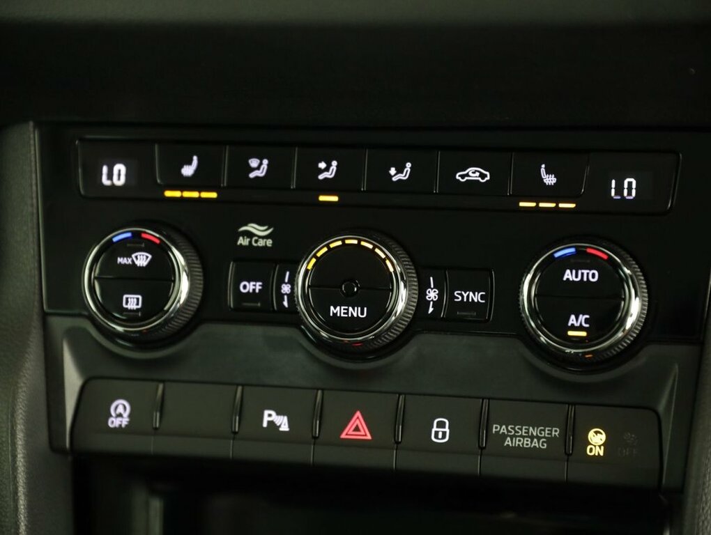 Skoda Karoq Sportline Black #31