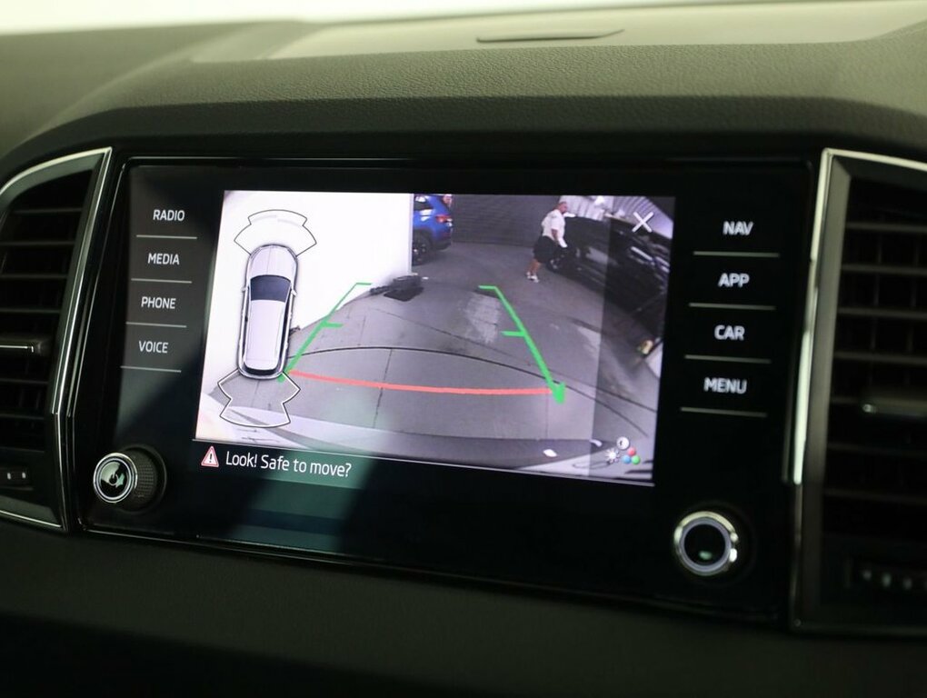 Skoda Karoq Sportline Black #25
