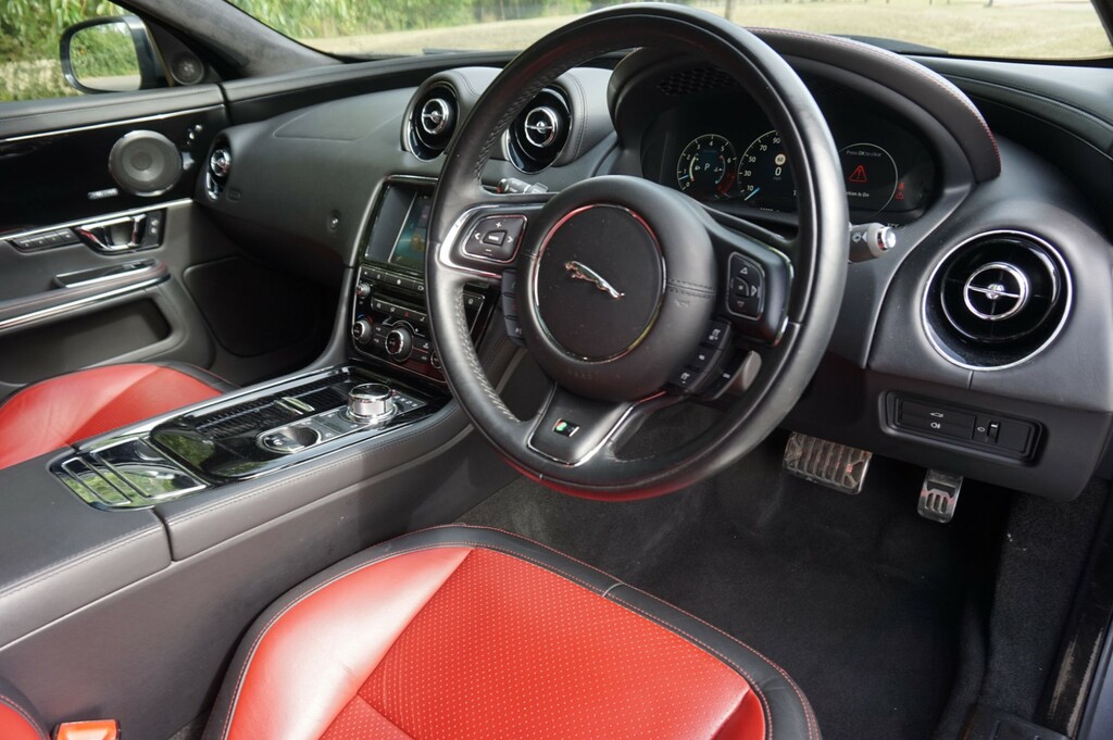 Jaguar XJ Saloon Grey #6