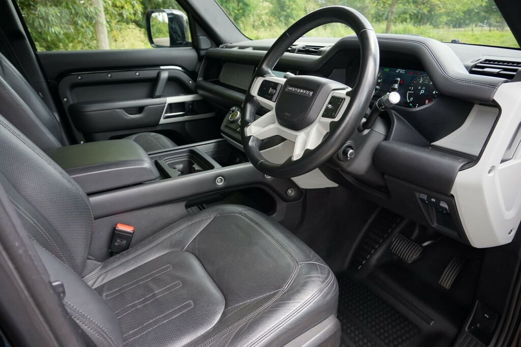 Land Rover Defender Estate Black #6