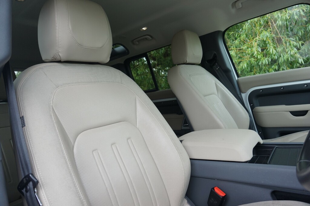 Land Rover Defender Estate Black #6