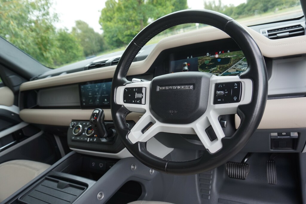 Land Rover Defender Estate Black #5