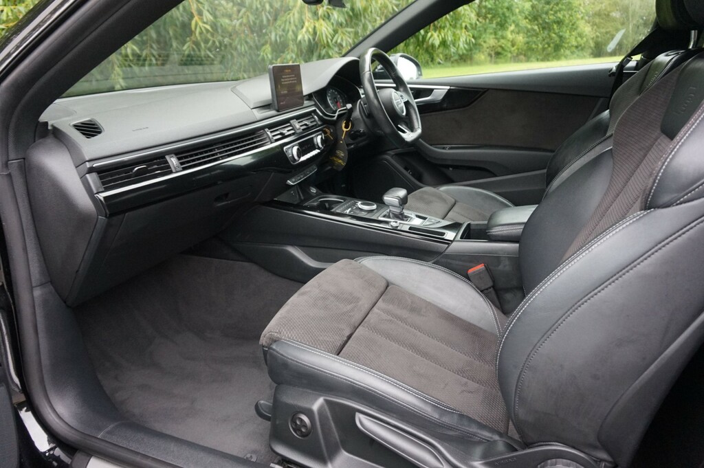 Audi A5 Coupe YA19GFU Black #5