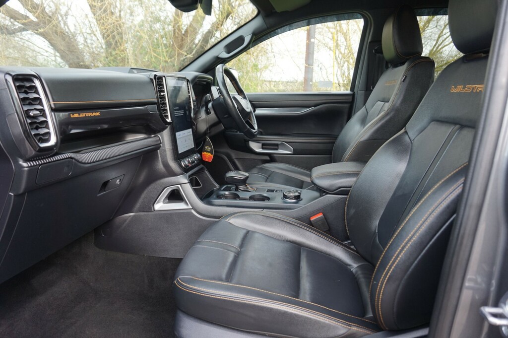 Ford Ranger Estate Black #5