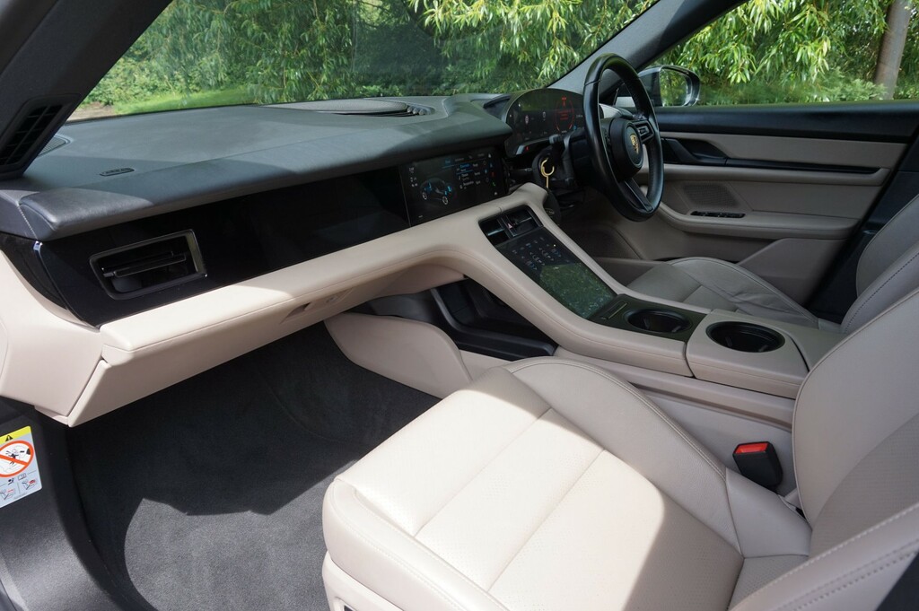 Porsche Taycan Saloon Black #6