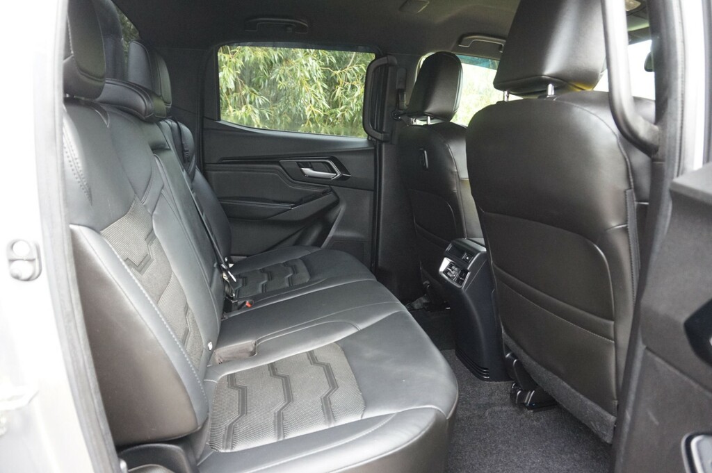 Isuzu D-Max Pickup Silver #7