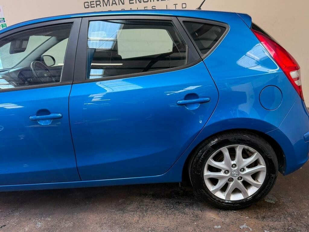 Hyundai I30 Hatchback Red #8