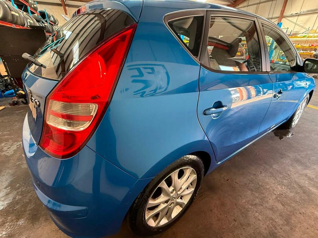 Hyundai I30 Hatchback Red #11