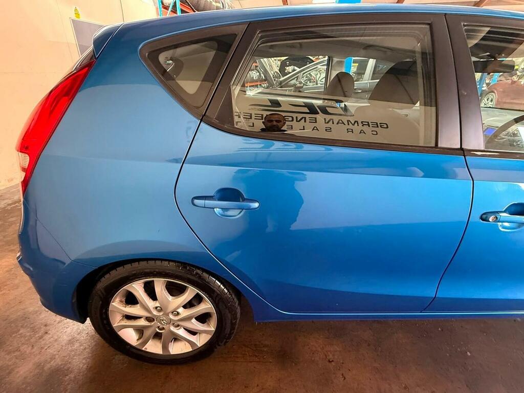 Hyundai I30 Hatchback Red #10