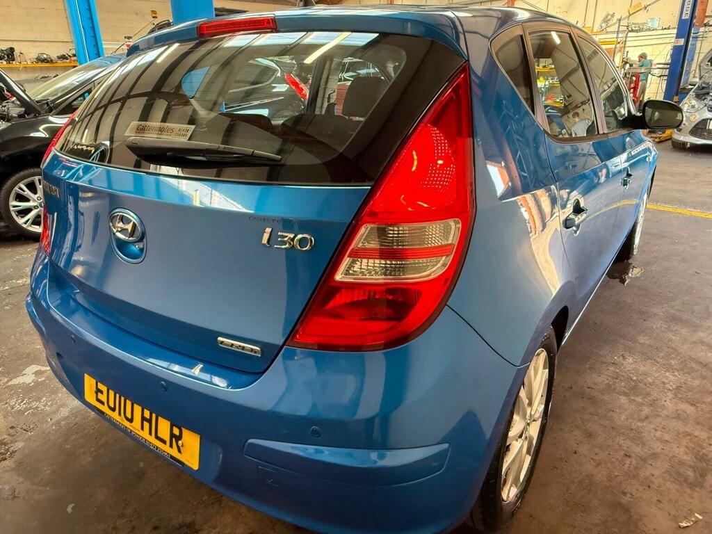 Hyundai I30 Hatchback Red #7