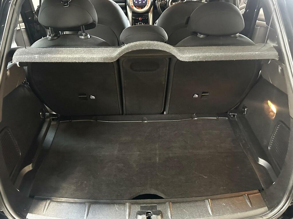 Mini Countryman 1.6 Cooper -1 Former Keeper 12 Services- White #21