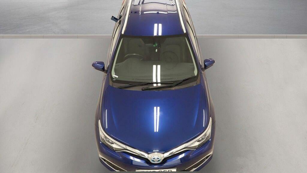 Toyota Auris White #7