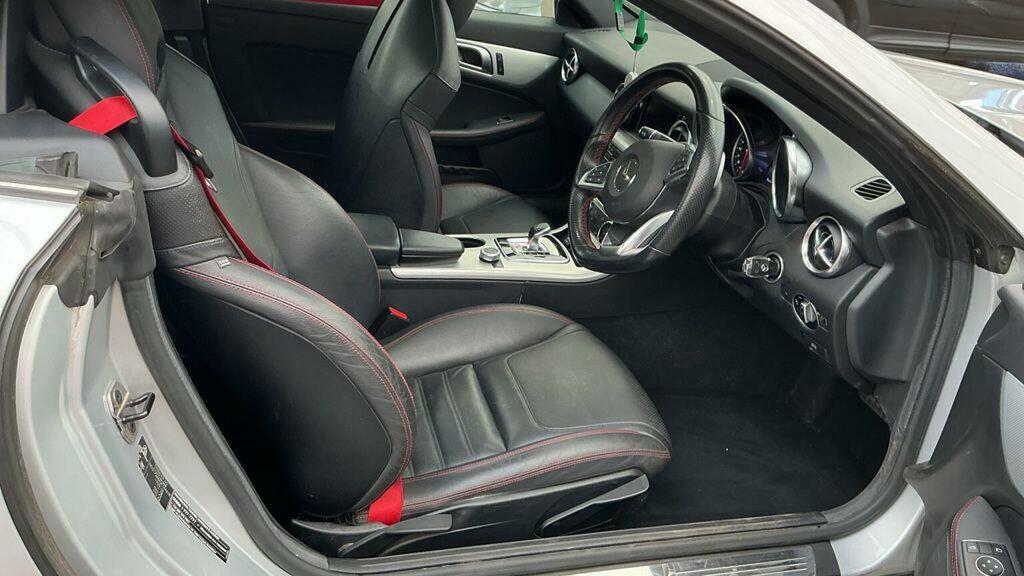 Mercedes-Benz SLC 2L Amg Line Black #8