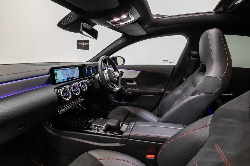 Mercedes-Benz CLA Class Amg Line Night Edition Premium Plus #2