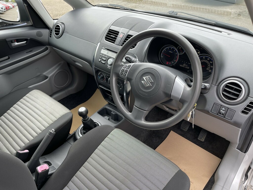 Suzuki SX4 Hatchback Sz3 Red #46