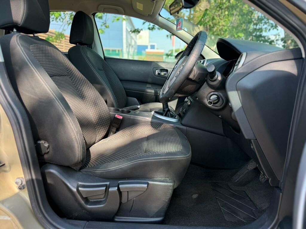 Nissan Qashqai Hatchback Black #11