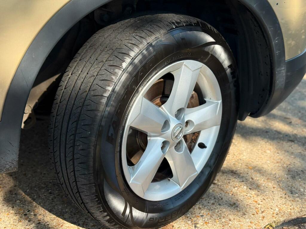 Nissan Qashqai Hatchback Black #25