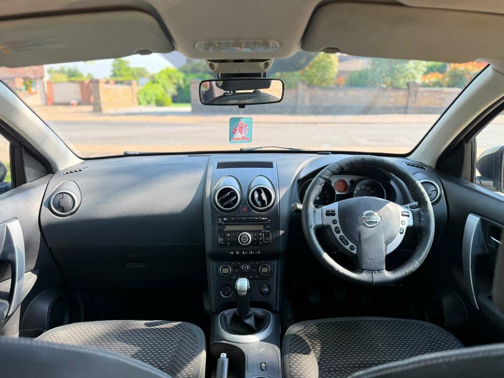 Nissan Qashqai Hatchback Black #9