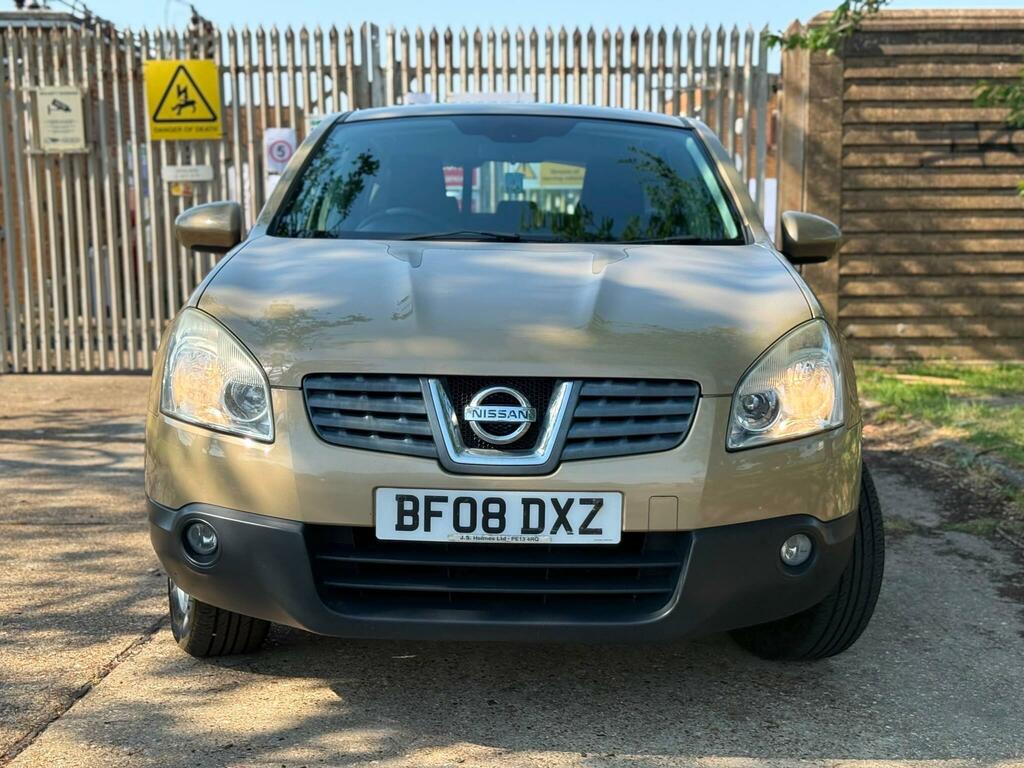 Nissan Qashqai Hatchback Black #2