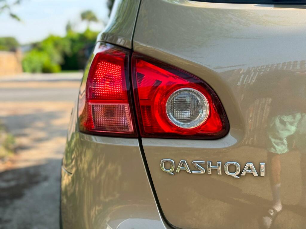 Nissan Qashqai Hatchback Black #34