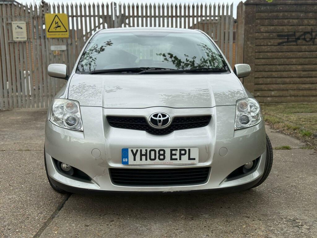 Toyota Auris Tr Silver #2