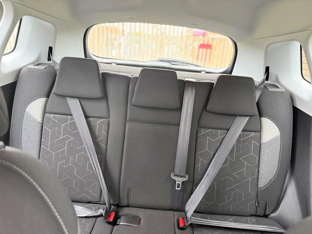 Peugeot 2008 1.2 Puretech Gt Line Suv White #16