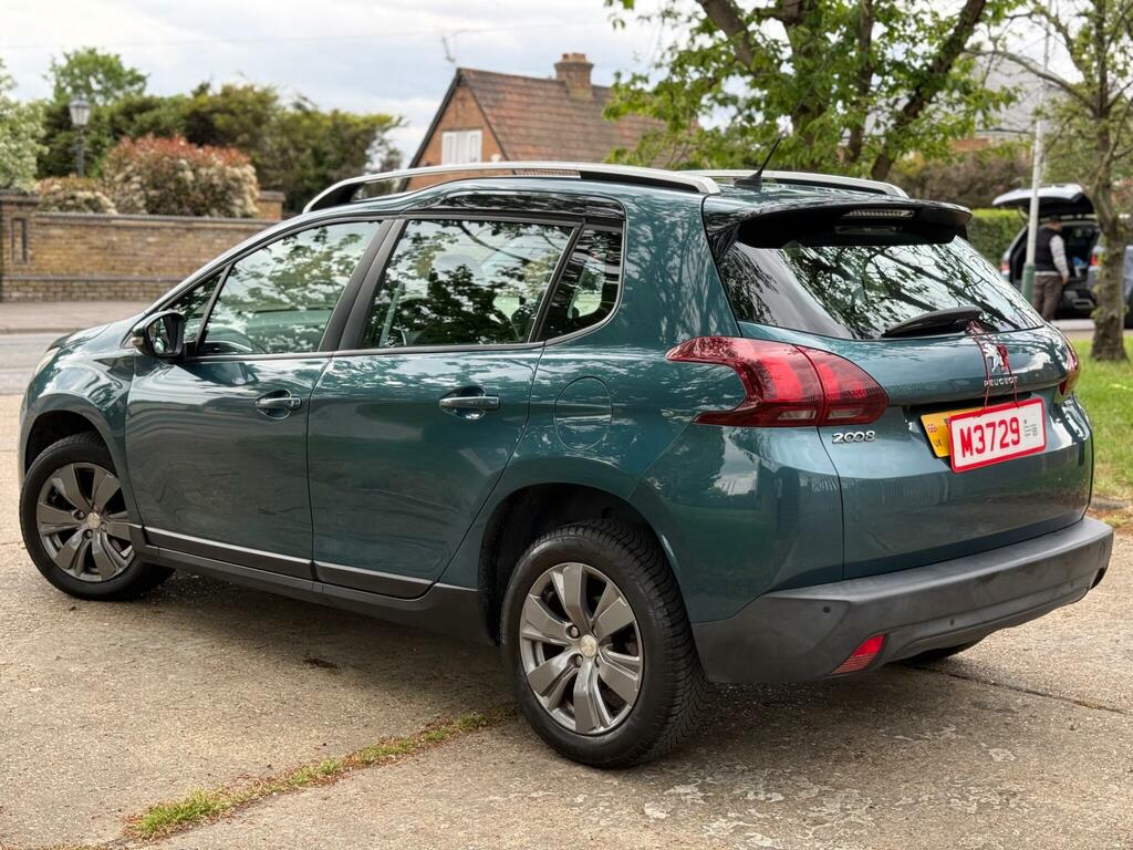 Peugeot 2008 Active Green #4