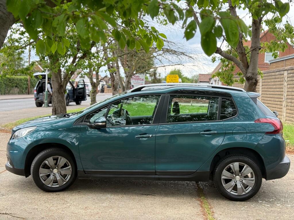 Peugeot 2008 Active Green #5