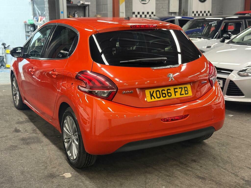Peugeot 208 1.2 Puretech Allure Euro 6 K066FZB Orange #4