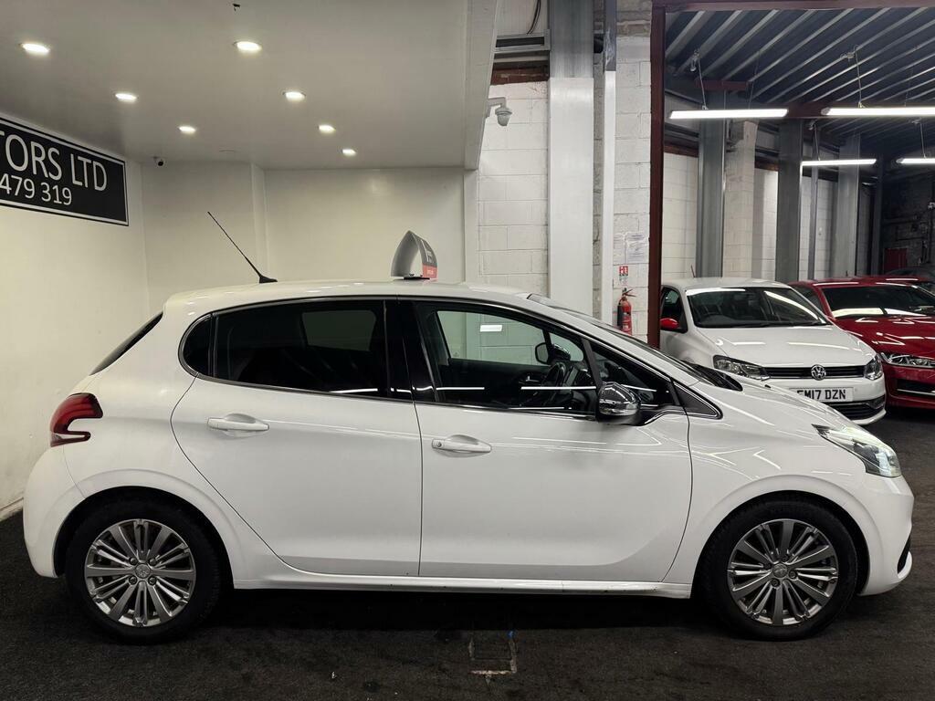 Peugeot 208 1.6 Bluehdi Allure Euro 6 S S MP65EOM White #3