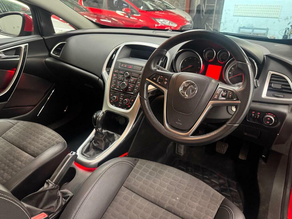 Vauxhall Astra GTC Astra Gtc Sri T White #9